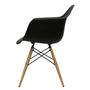 Cadeira DAR Eames com Braço Preta — foto 4